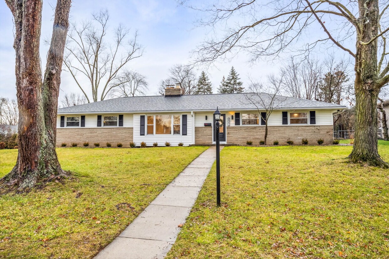 2554 Johnston Rd, Columbus, OH 43220 House Rental in Columbus, OH
