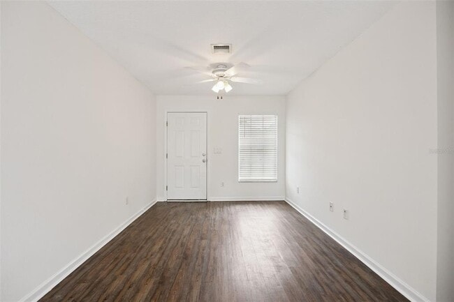 Building Photo - 1105 N Rockingham Ave