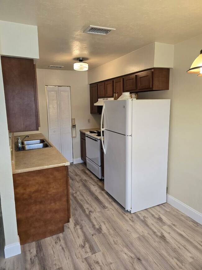 Foto del edificio - Beautiful 2 bedroom 1 bathroom Single Fami...