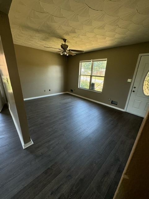 Foto del edificio - 102 Rainbow Ct