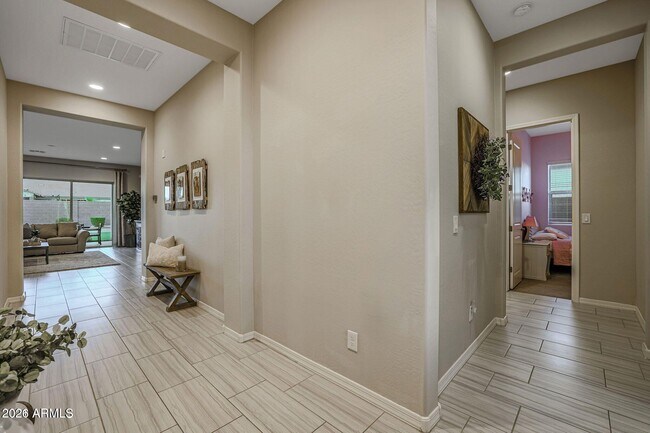 Foto del edificio - 18626 W Elm St