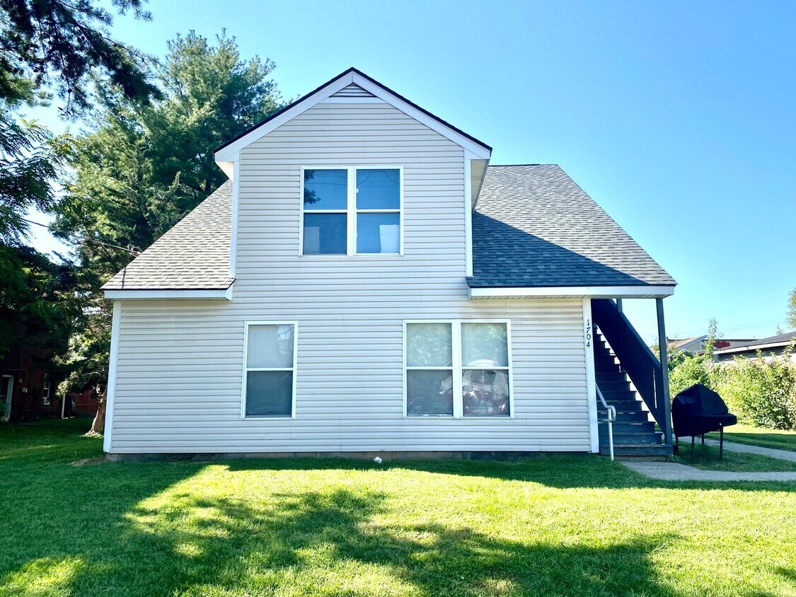 Foto principal - Remodeled 3 bedroom apartment in Portland ...