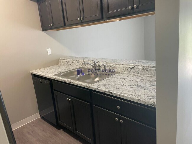 Foto del edificio - 2838 S Osage Ave