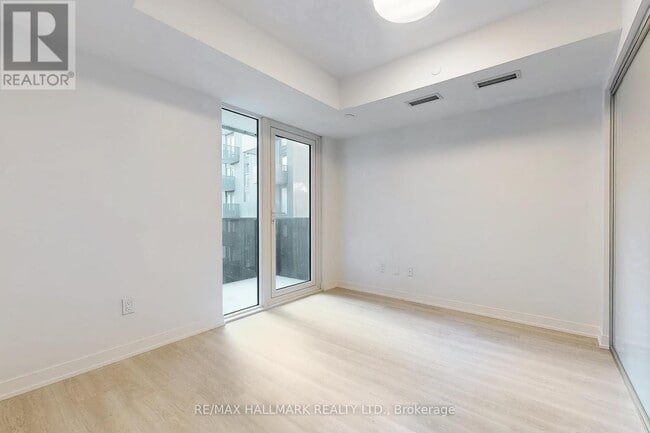 Building Photo - 500-500 Wilson Ave