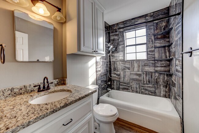 Building Photo - Coming Soon!! Beautiful 3 Bed 1 Bath in Br...