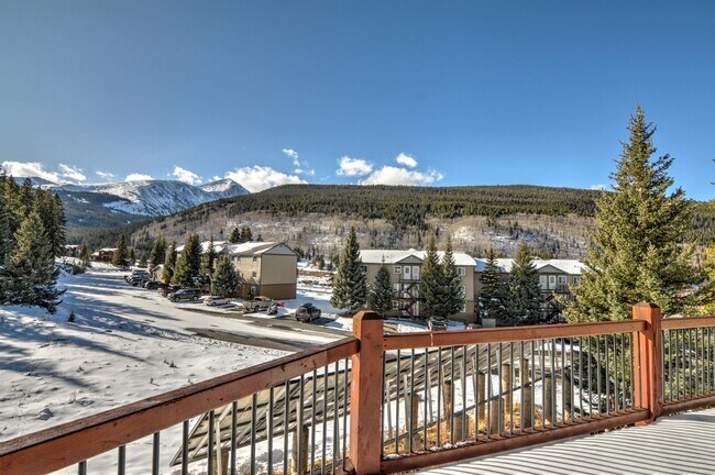 Building Photo - 870 Whispering Pines Cir