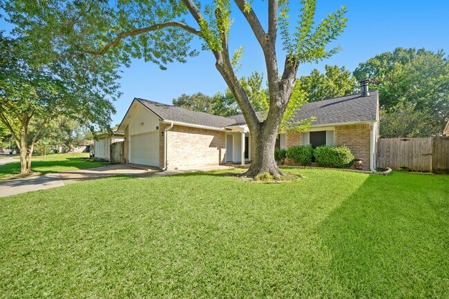Foto del edificio - 6811 Blue Ridge Dr