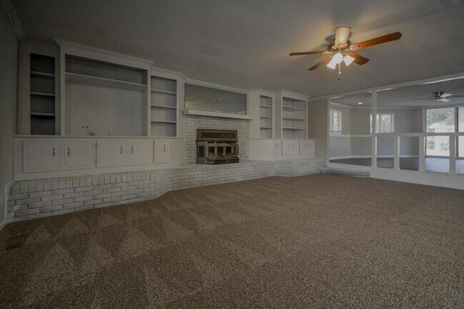 Building Photo - 2171 Piper Rd
