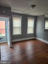 Building Photo - 555 Roberts St