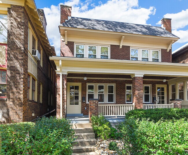 Building Photo - 546 Celeron St