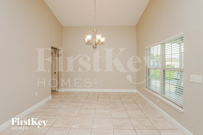 Building Photo - 368 Camellia Ct