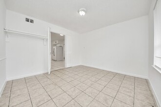 Building Photo - 15534 Weldon Dr