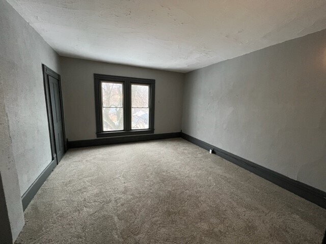 Building Photo - 409 Mead St