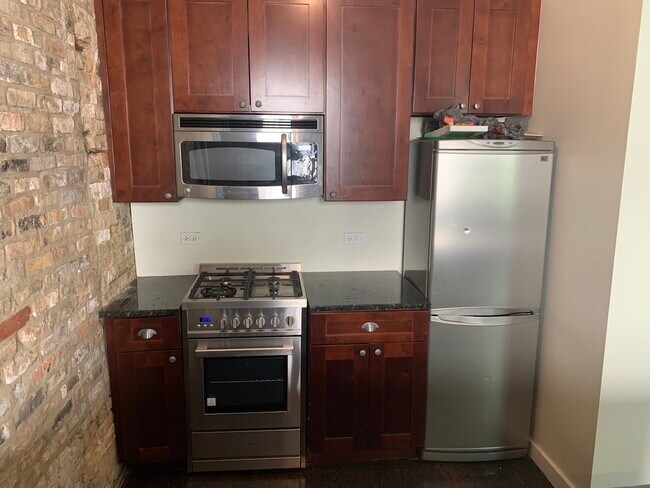 Foto del edificio - 948 W Armitage Ave