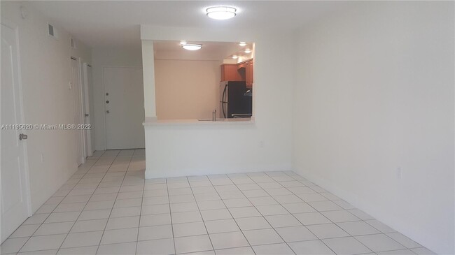 Building Photo - 11297 N Kendall Dr