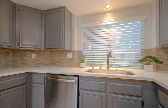 Lavavajillas - 1827 Borrego Dr