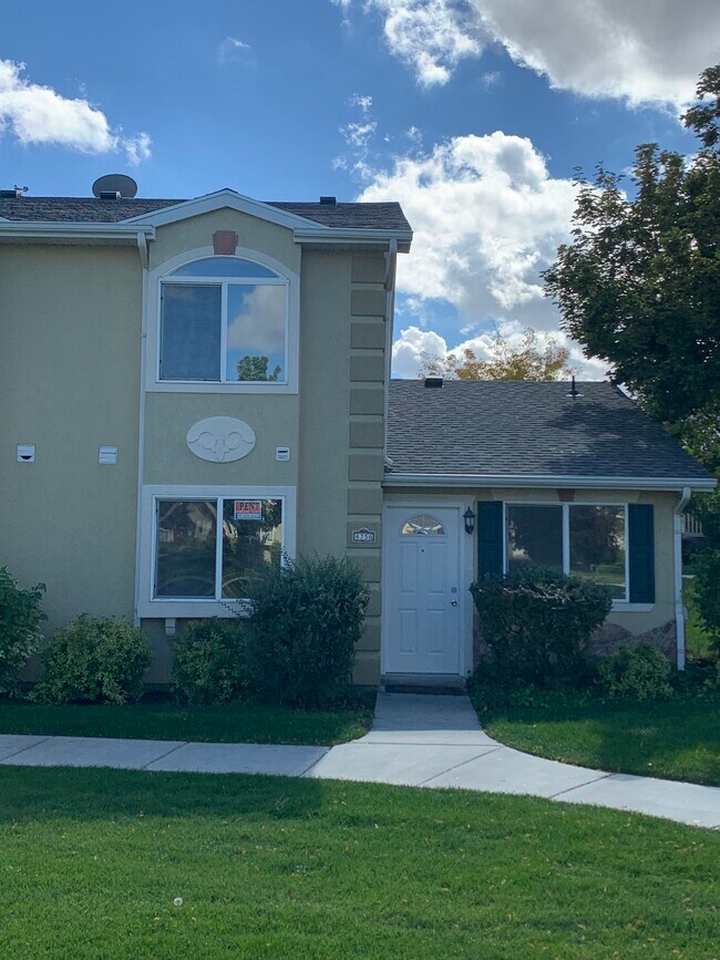 Building Photo - 4756 W Mona Ln