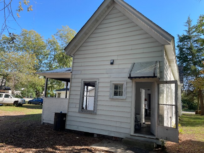 Building Photo - 202 W Academy St