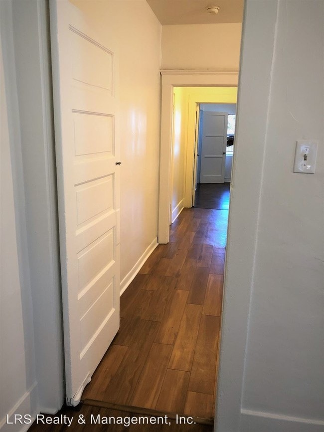 Building Photo - 4211-4213 Naomi Ave