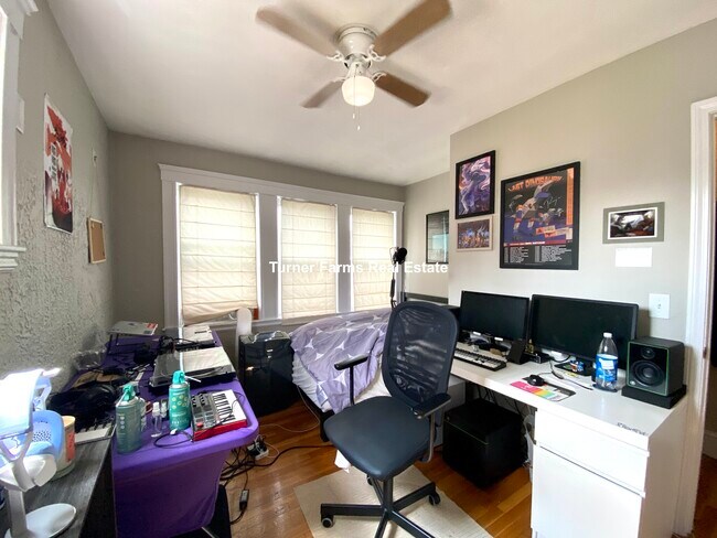 Building Photo - 9 Arlington St