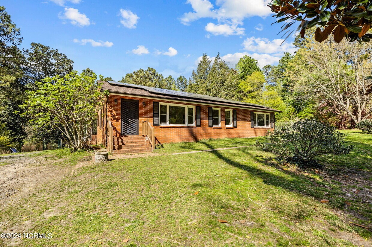 Primary Photo - 806 Sunset Dr