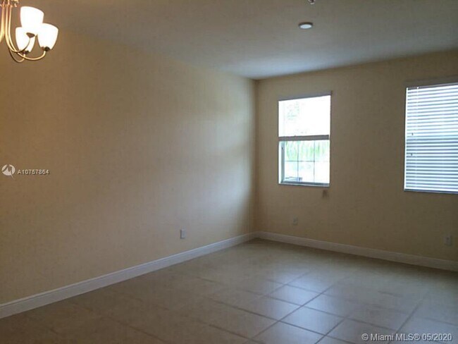 Building Photo - 1020 SW 147th Ave