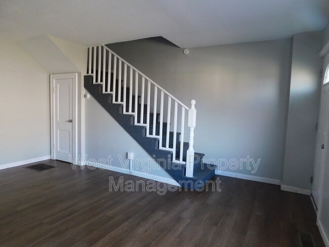 Foto del edificio - 200 Lewis St