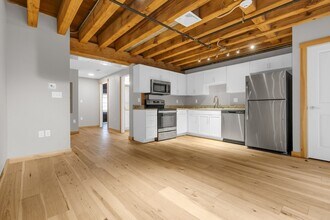 Building Photo - 58 13th St