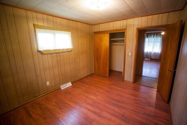 Building Photo - 379 McCue Ave