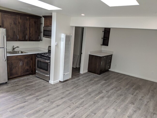 Foto del edificio - 694-696 Church St