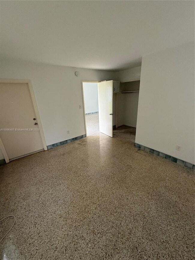 Foto del edificio - 301 SW 9th St