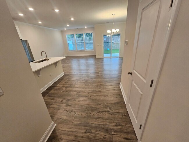 Foto del edificio - Beautiful Townhome in coveted Skybrook  Hu...