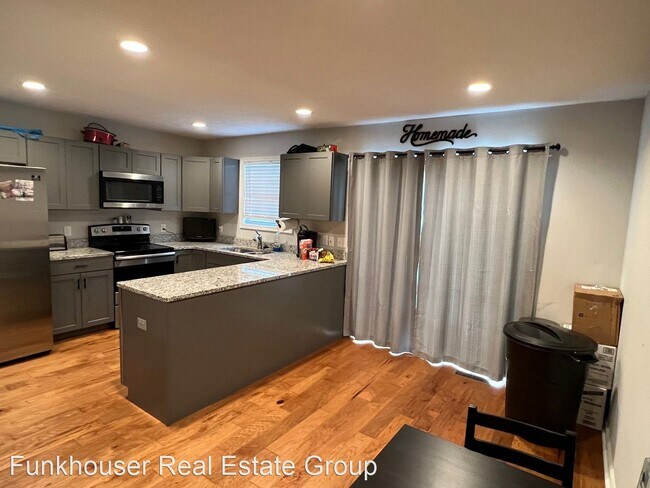 Foto del edificio - 3 br, 2.5 bath House - 2340 Kendall Lane