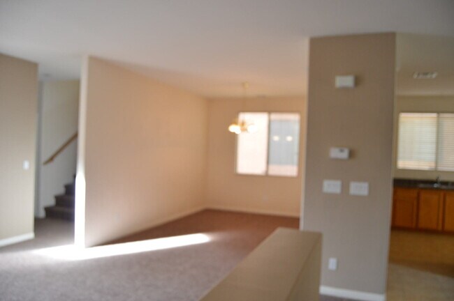 Foto del edificio - NW 4 BEDROOM HOME