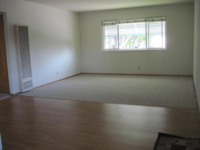 Foto del edificio - 1283 W Mc Kinley Ave