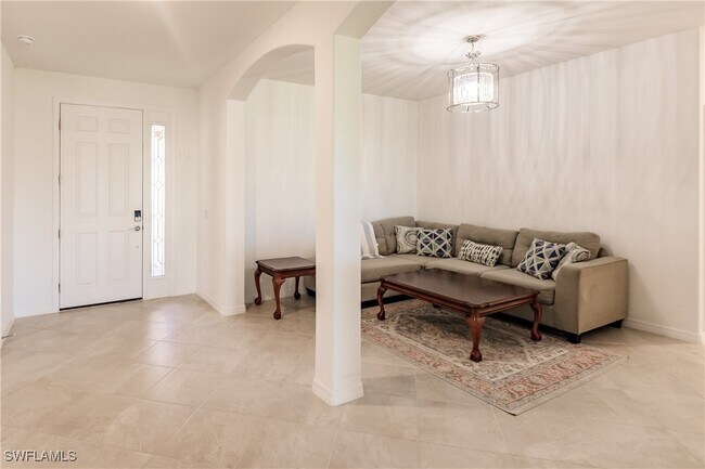 Building Photo - 3305 Altimira Dr