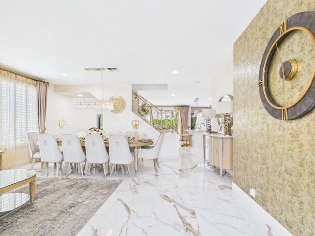 Foto del edificio - Luxury Awaits with Designer Details