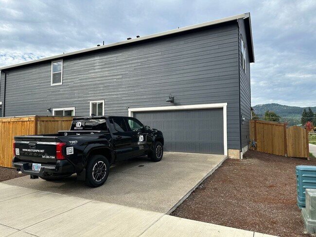 Photo - 4 bedroom 2.5 bathroom home!