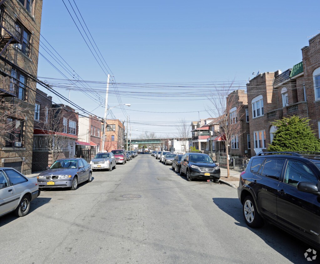 Foto del edificio - 726 E 227th