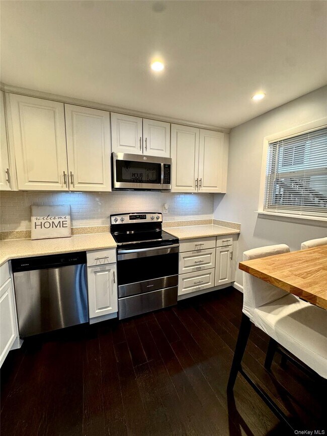 Foto del edificio - 634 Fox Run Ln