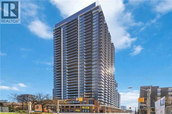 Photo du bâtiment - 75 James St S