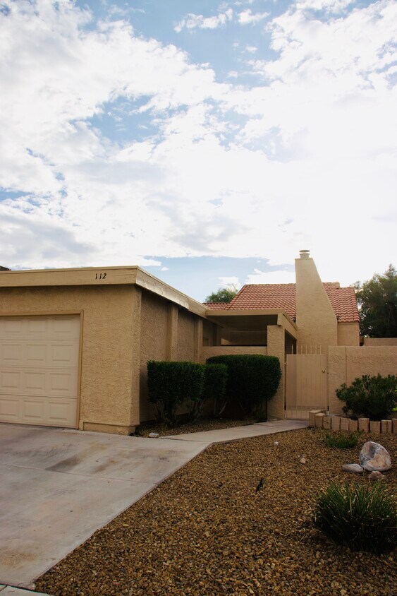 Primary Photo - 112 Firestone Dr