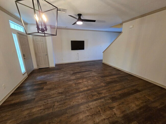 Foto del edificio - College Station -3 bedroom/ 2.5 bath - 2 s...