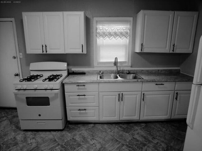 Building Photo - Cozy 1 bedroom and 1 bath ranch home located off 23rd St & S Arlington Ave in Independence.