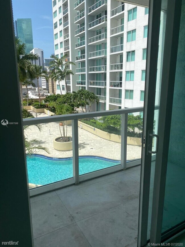 Foto del edificio - 2 br, 2 bath  - Vizcayne North Condo