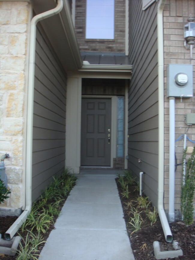 Foto del edificio - 7905 Wendy Ln