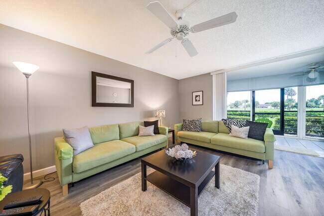 Foto del edificio - 23249 Barwood Ln N