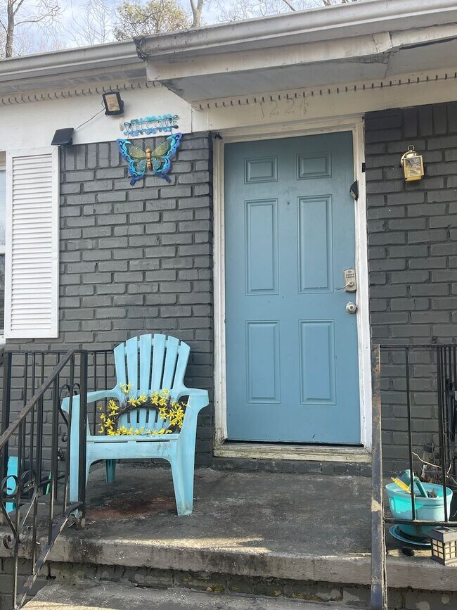 Building Photo - Cute House, Fenced Yard in in Thomasville ...