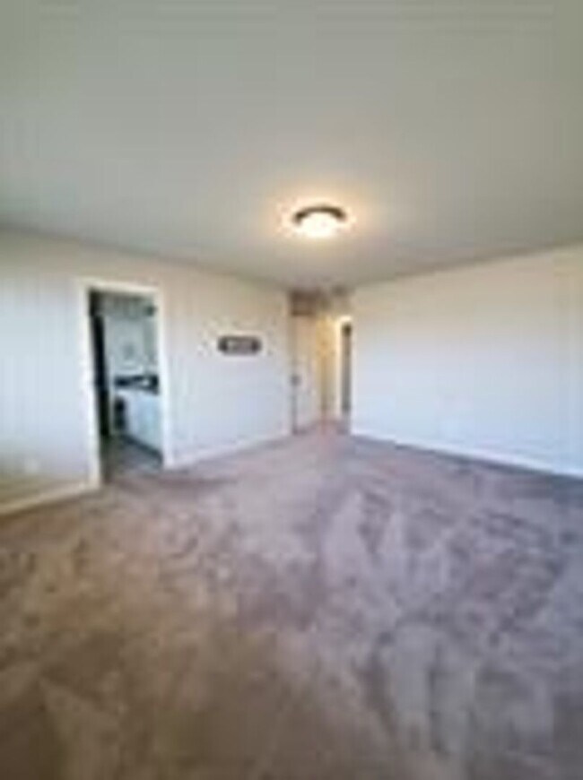 Foto del edificio - Beautiful 3 BDRM 2 1/2 Bath Townhome for Rent
