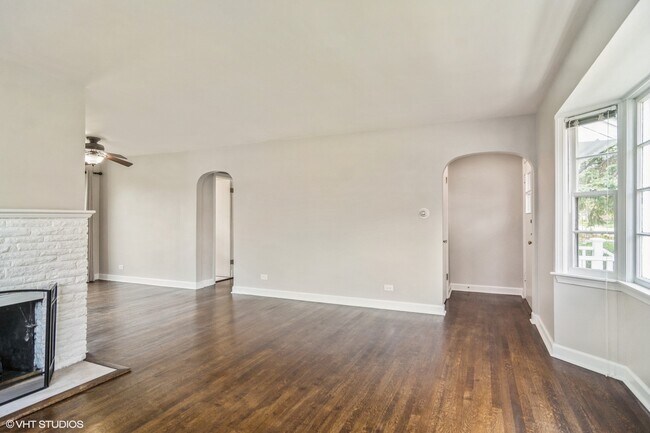 Building Photo - 307 W Campbell St